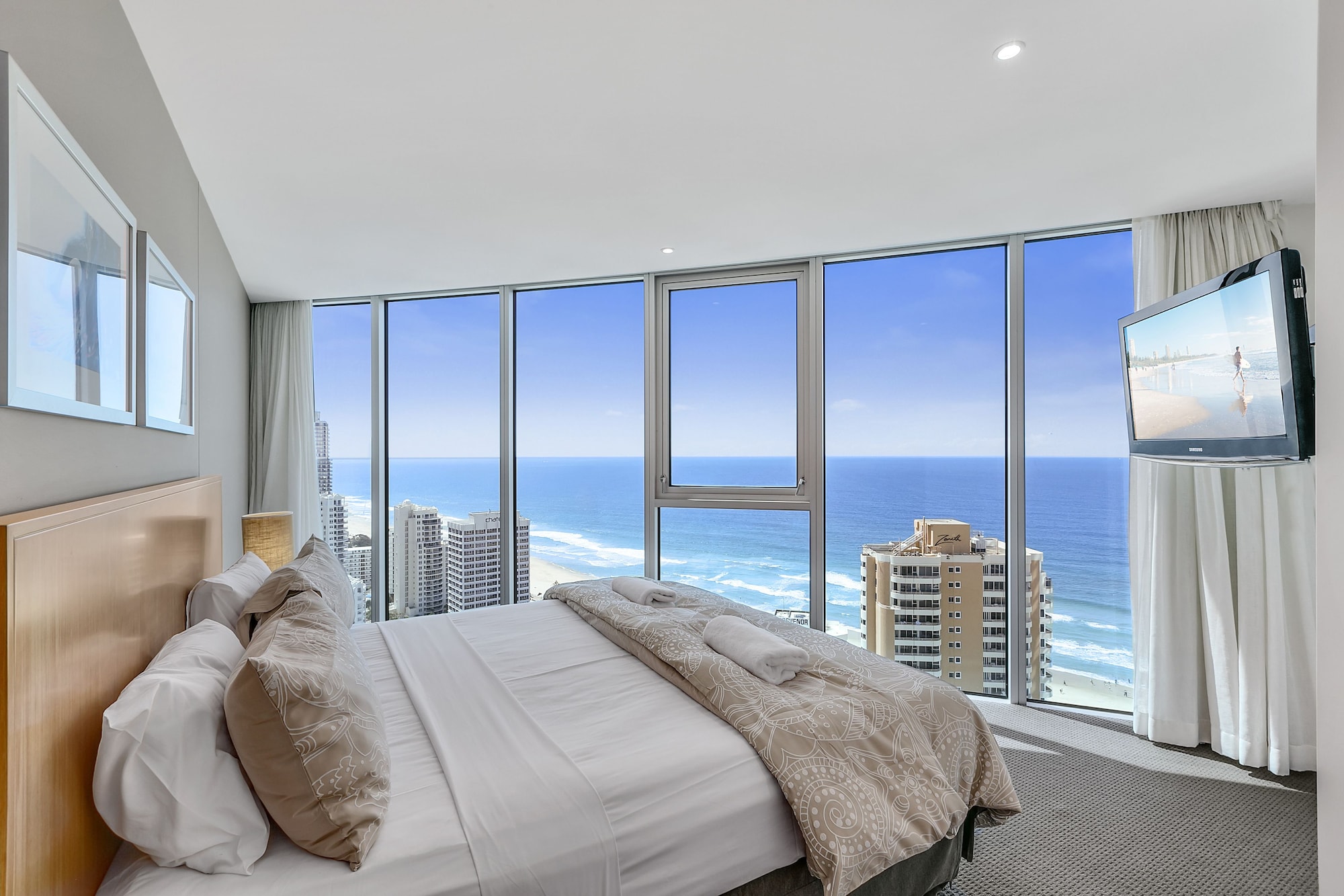 2 Bedrooms, Apartment, King Bed, 2 Bathrooms، Orchid Residences - HR Surfers Paradise 3/5