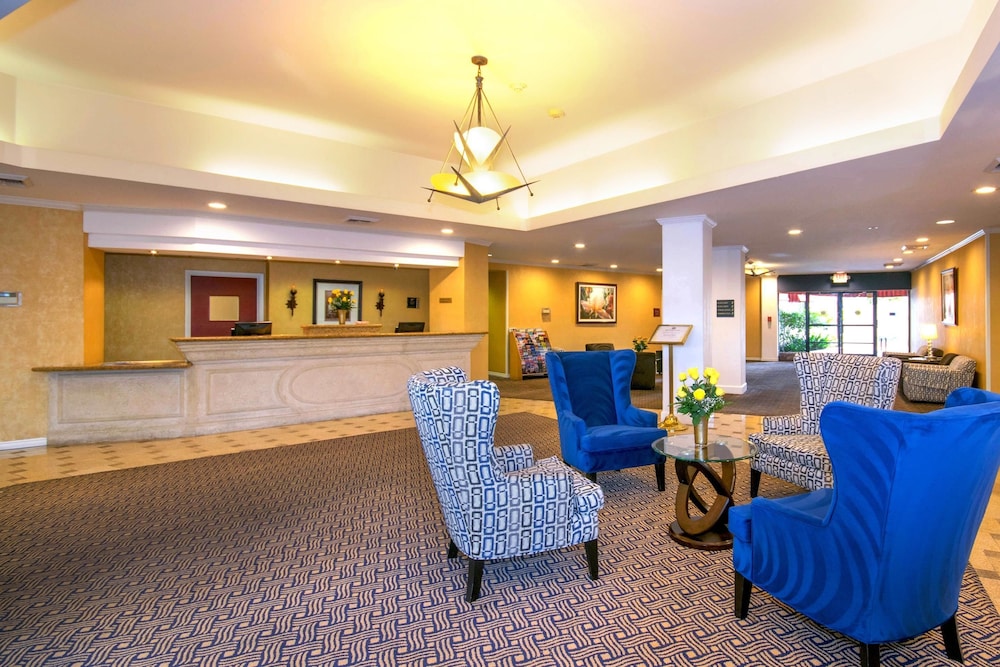 Oakland Airport Executive Hotel 46/65