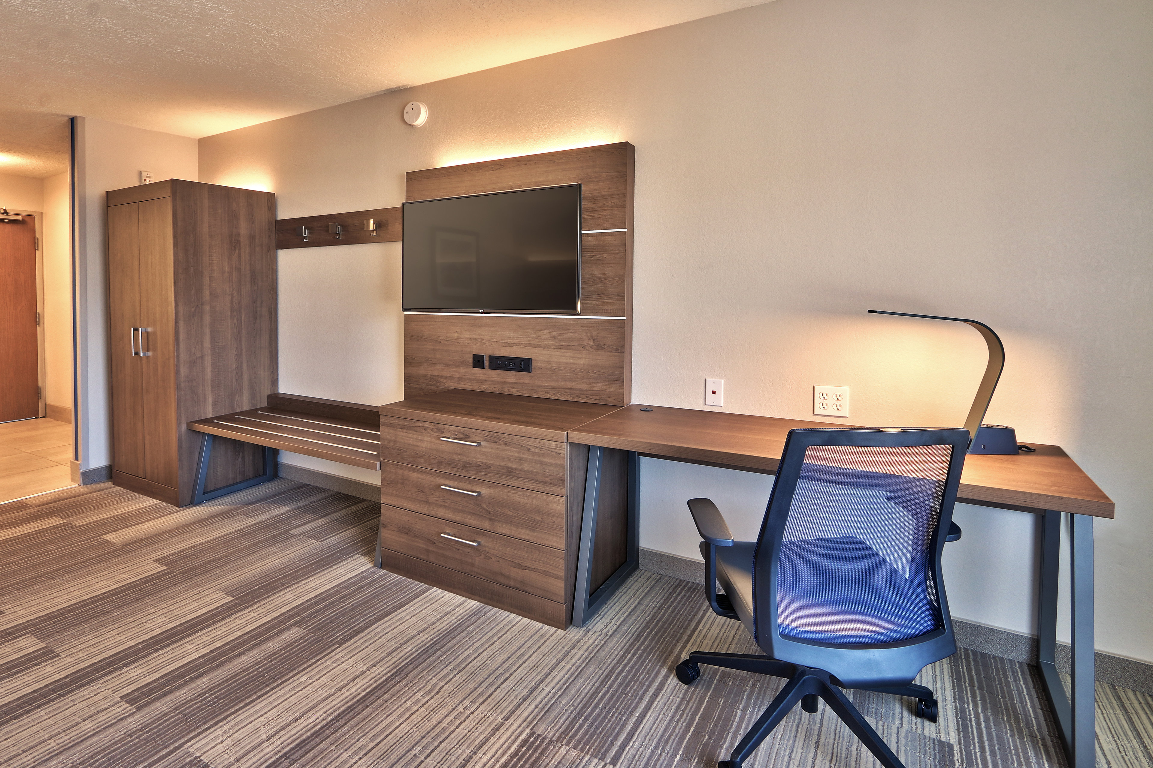 Holiday Inn Express Socorro 56/60