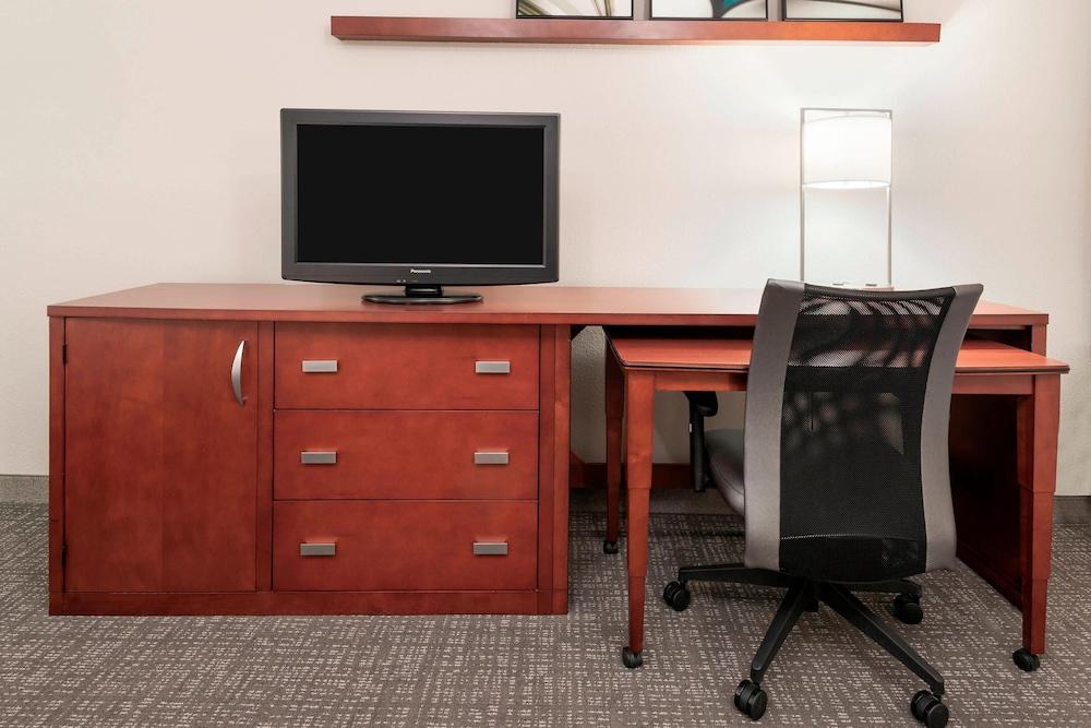 Courtyard By Marriott Asheville 38/39