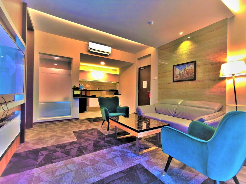 Prestigo Hotel 37/53
