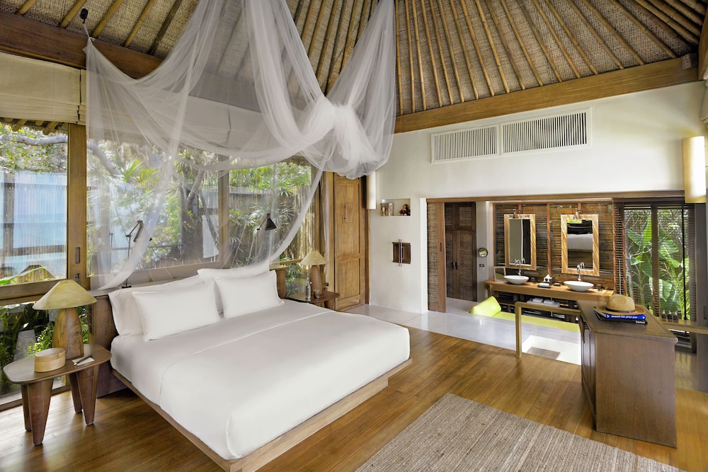 Villa, King Bed, Ocean View, with Pool