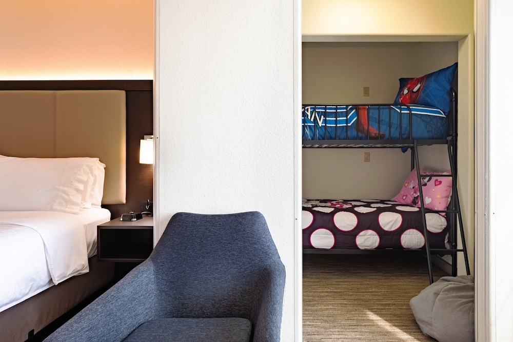 Holiday Inn Express Hotel And Suites Evanston 17/50