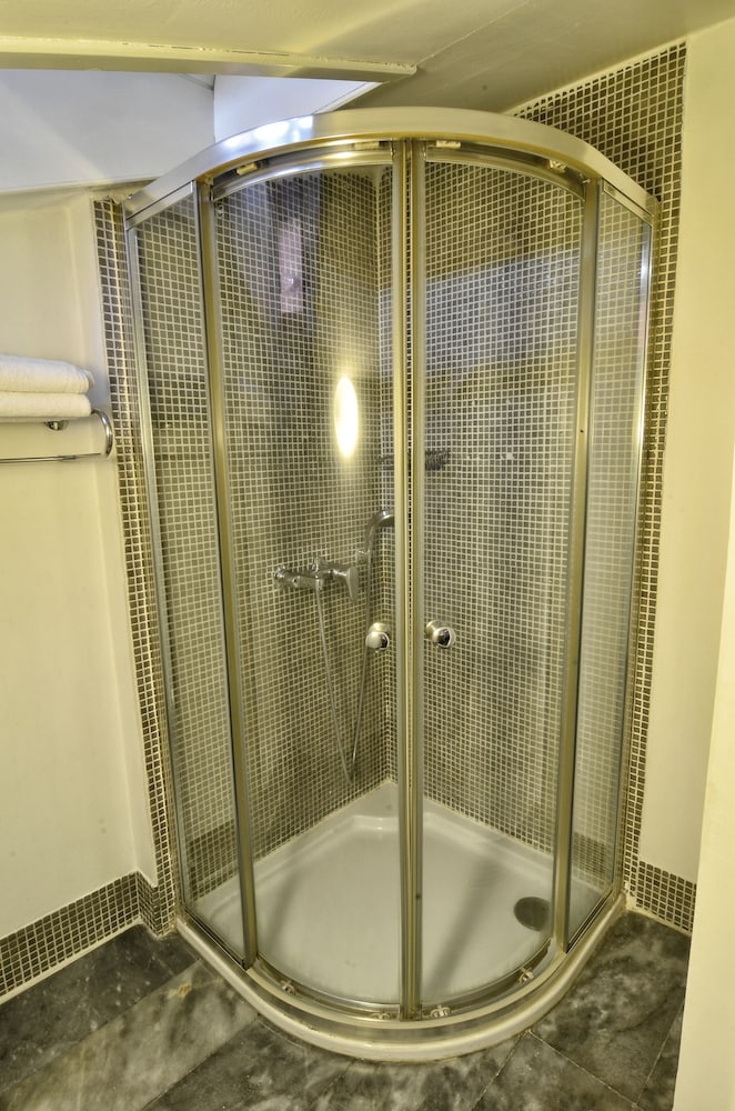Kar-s Hotel 47/50