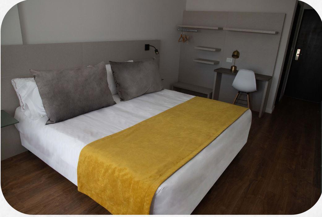 Standard, Convertible Double Bed