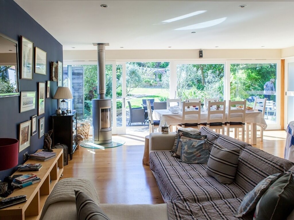Birch House B B 16/33