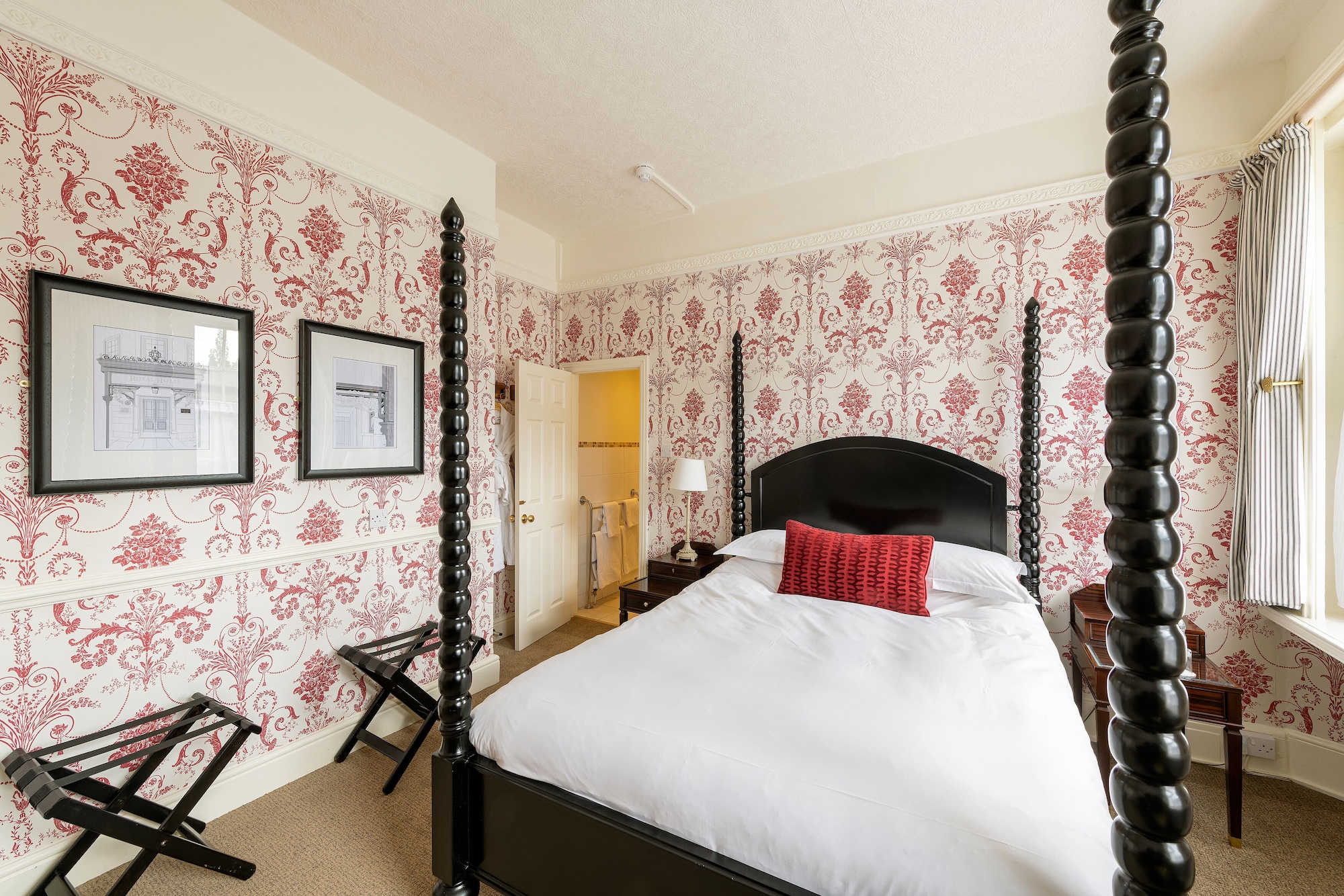 Four Poster