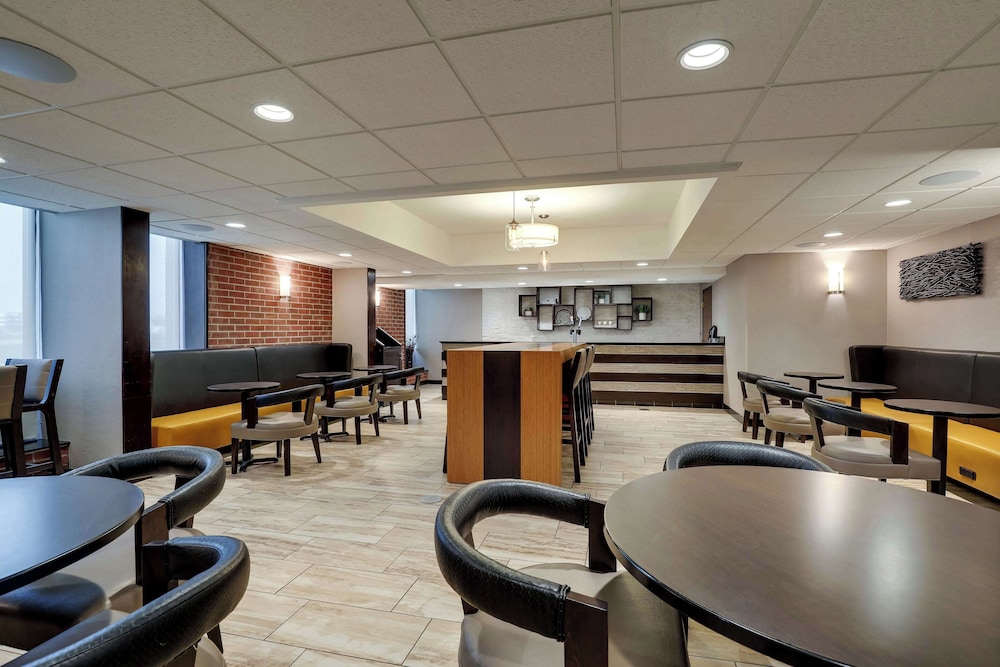 Drury Inn and Suites Springfield IL 39/50