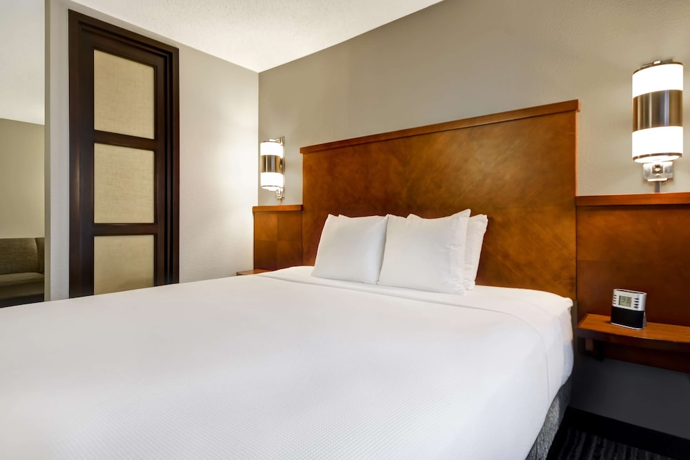 Hyatt Place Columbus/Worthington 8/40