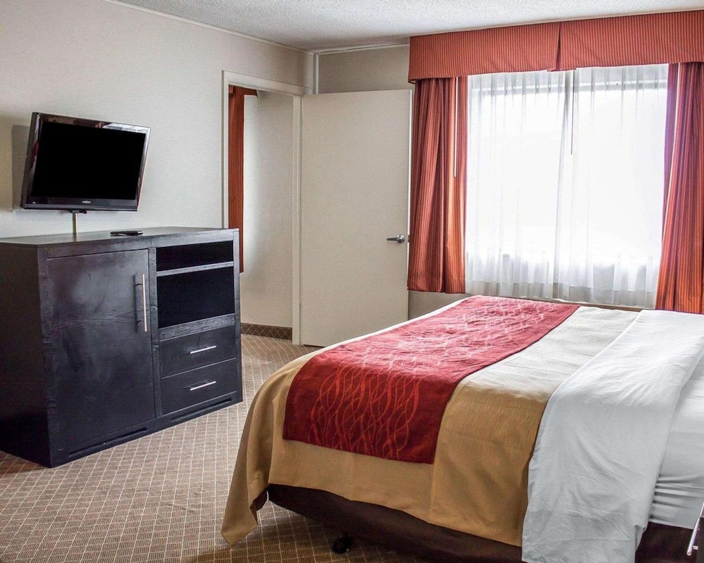 Howard Johnson by Wyndham Columbus State Fairgrounds I-71 8/44