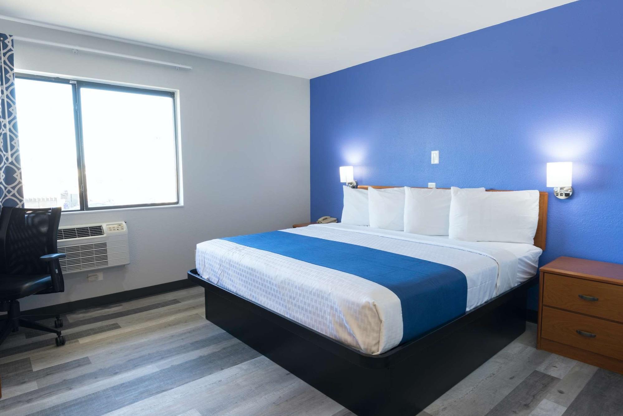 Flat, King Bed