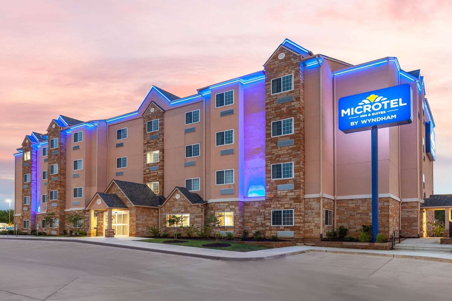 Microtel Inn and Suites by Wyndham College Station photo2