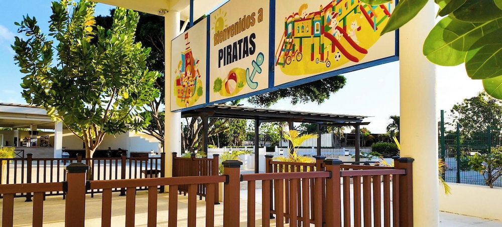 Ocean Village Deluxe Resort and Spa 4/71