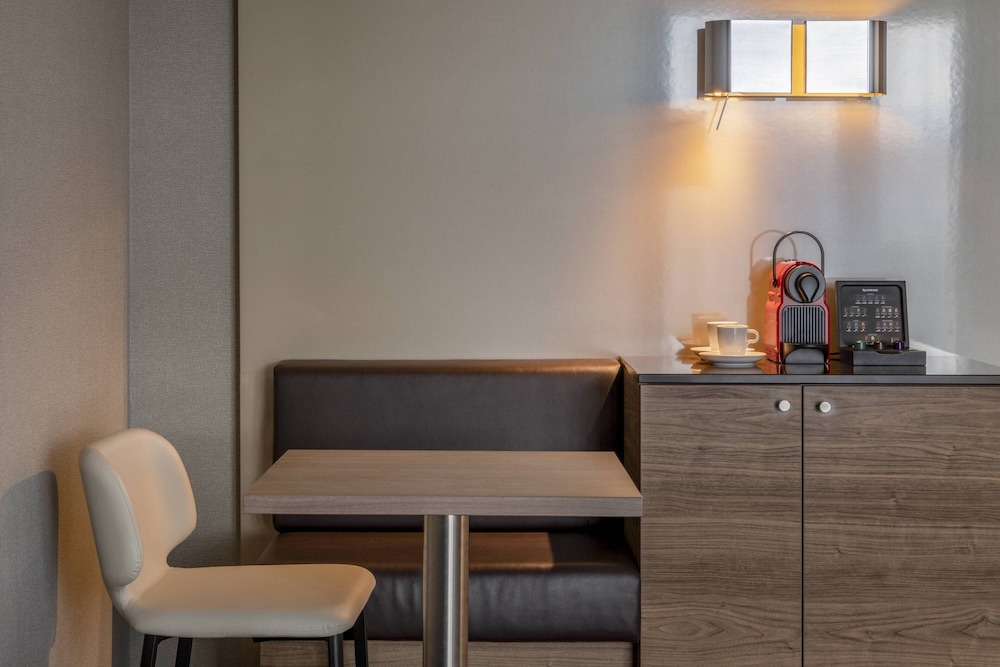 Courtyard By Marriott Linz 33/55