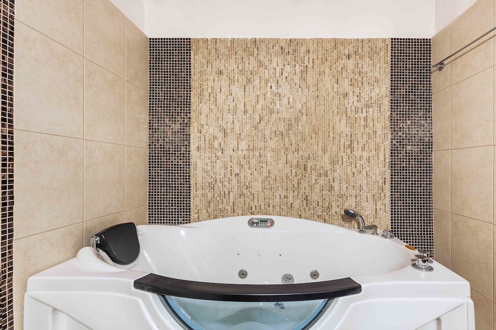 Akritas Ef Zin Villas & Suites 50/50