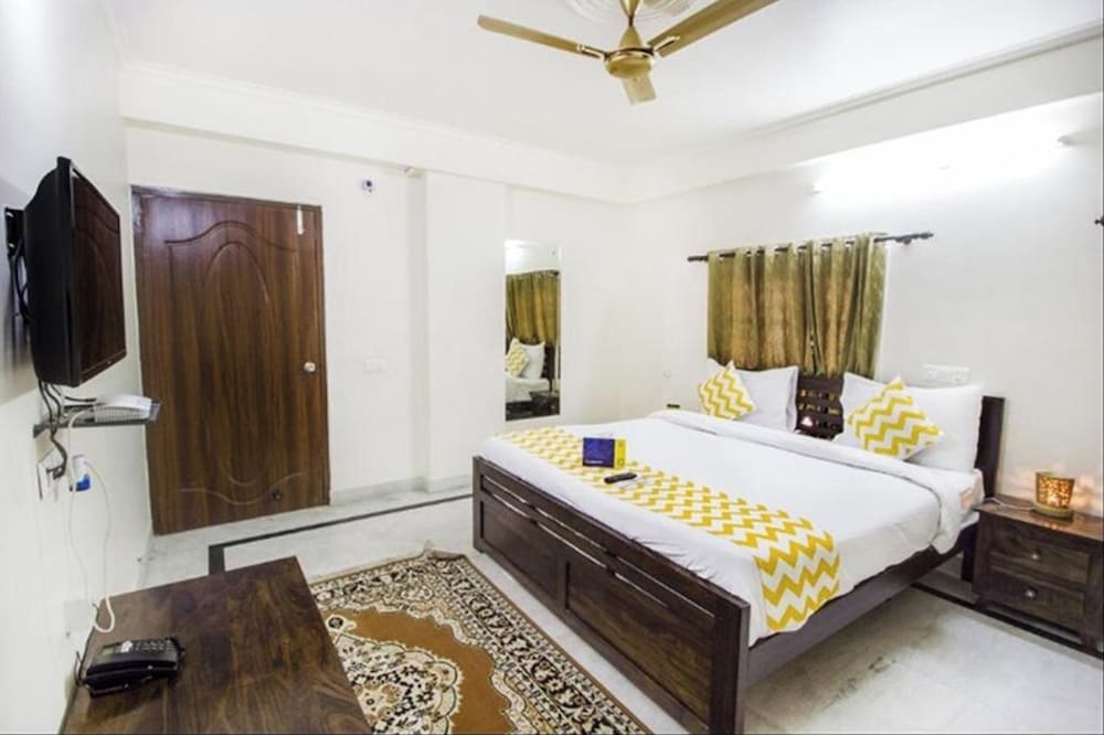 Fabhotel Dior Pink City 16/40