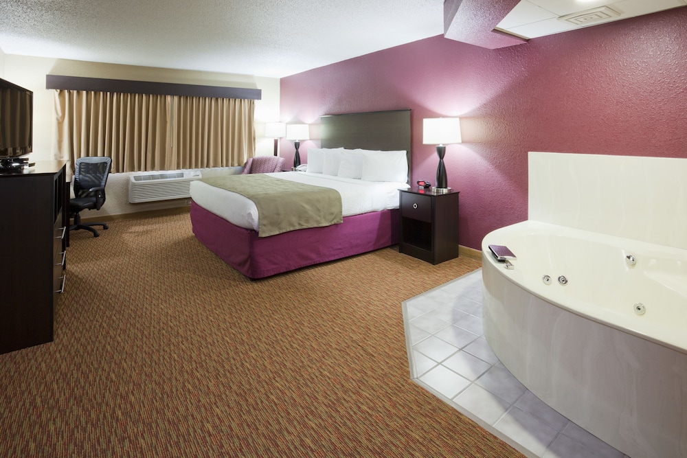 AmericInn by Wyndham Osceola 7/33