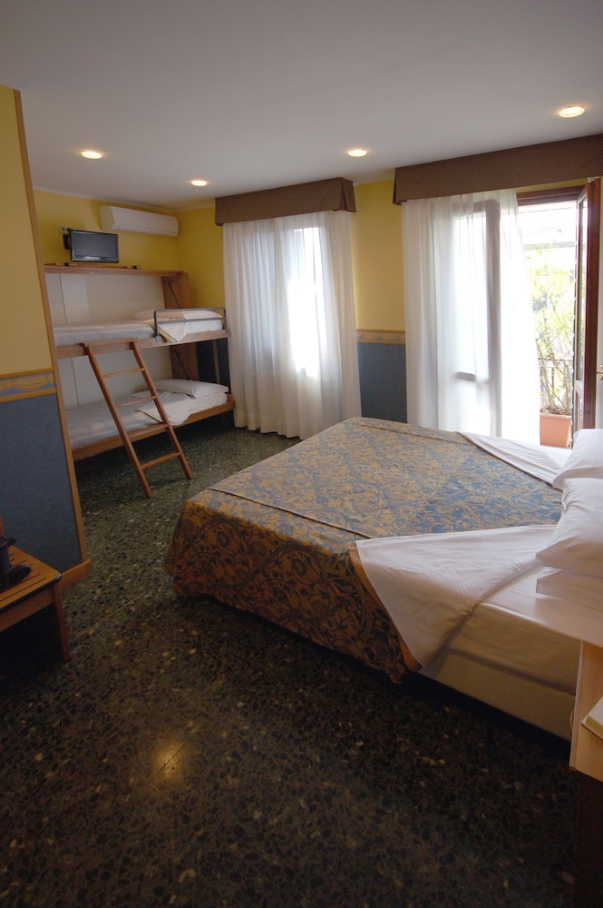 Antica Villa Graziella 15/48