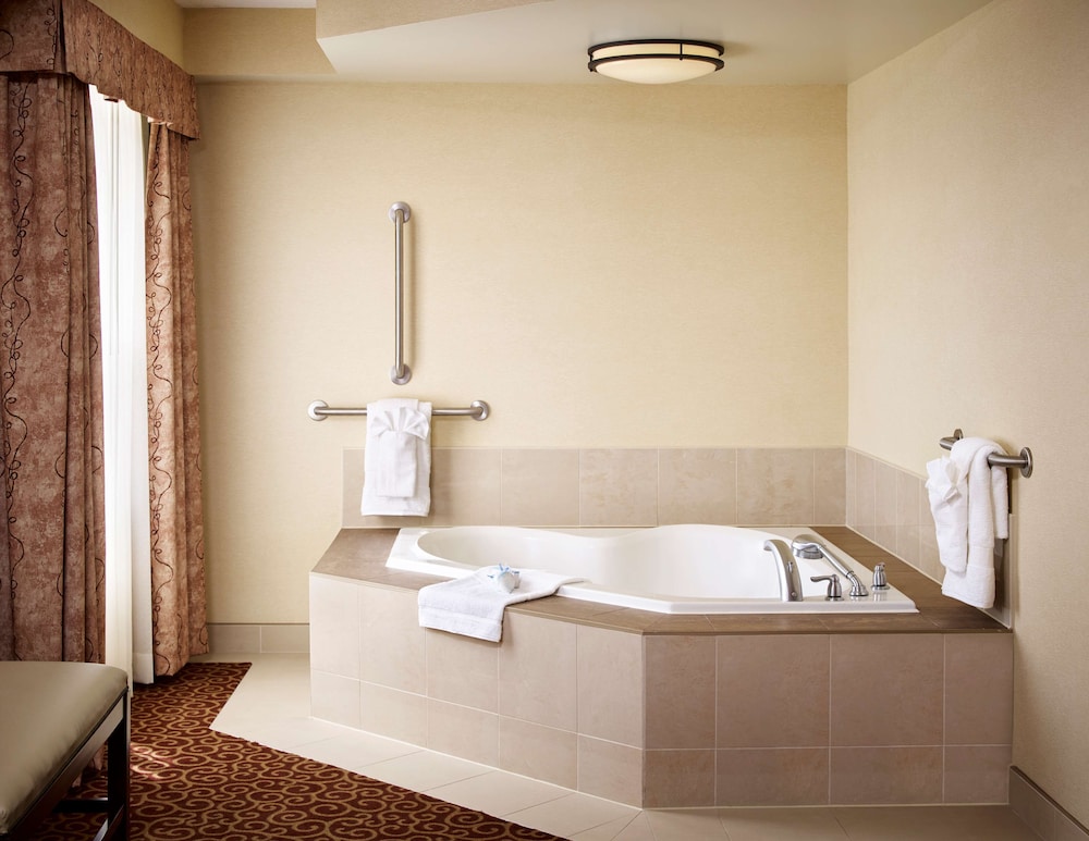 Hampton Inn by Hilton North Bay 11/47