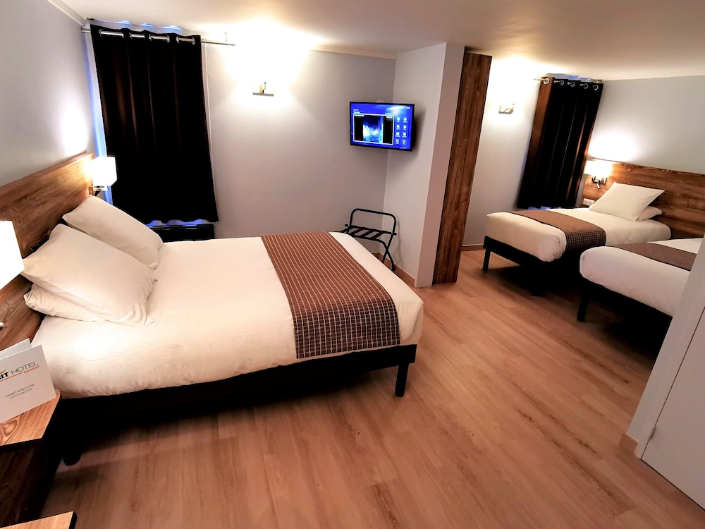 Brit Hotel Confort Pau Lons 14/36