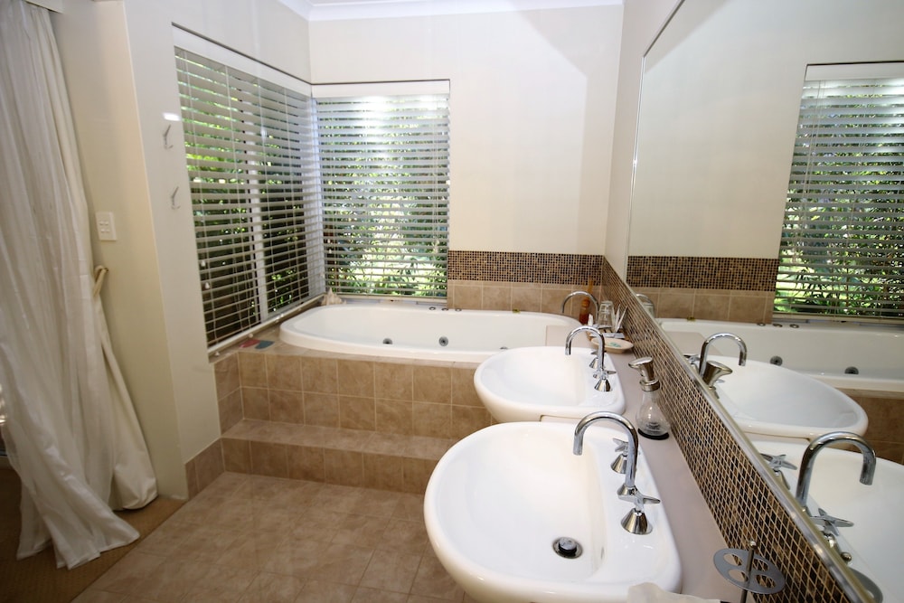 MARGARET RIVER BED AND BREAKFAST 43/48