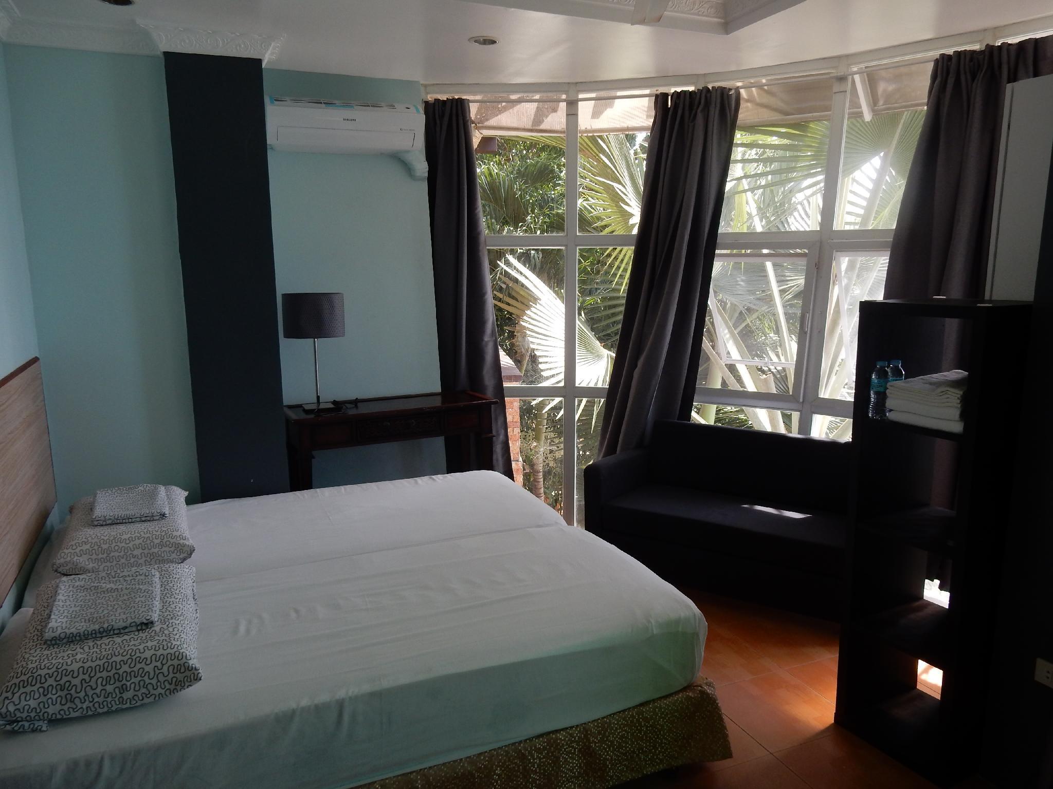 Room, Queen Bed, Beach Front