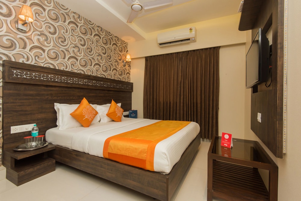 Oyo 10650 Hotel Lotus Residency 14/30