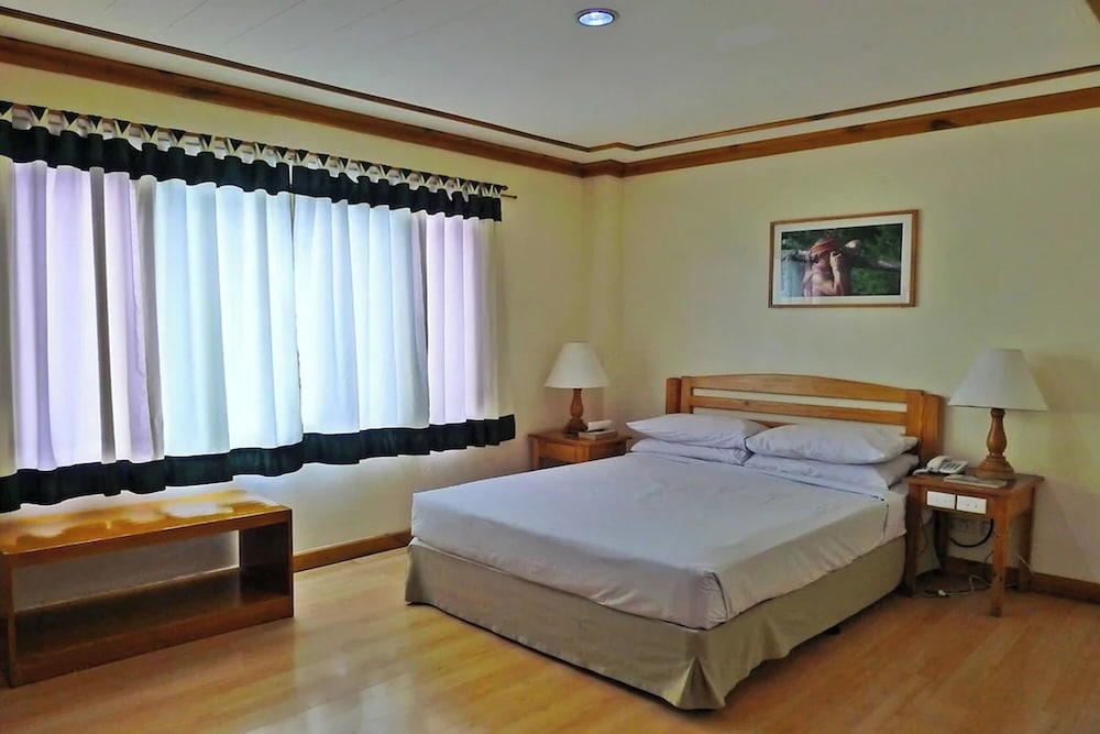 Ridgewood Hotel 22/55