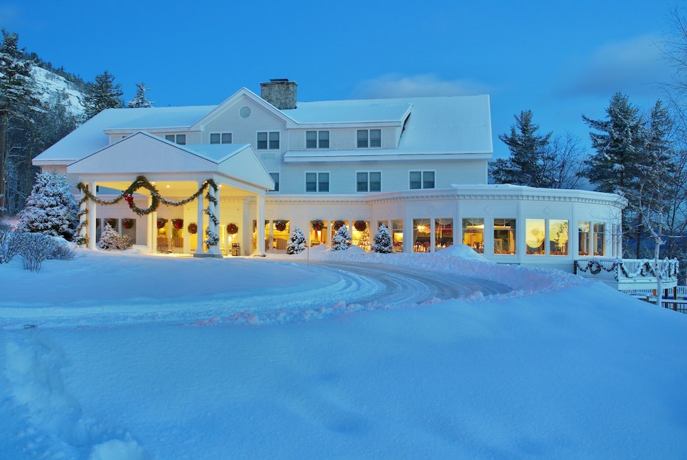 The White Mountain Hotel And Resort 4/49