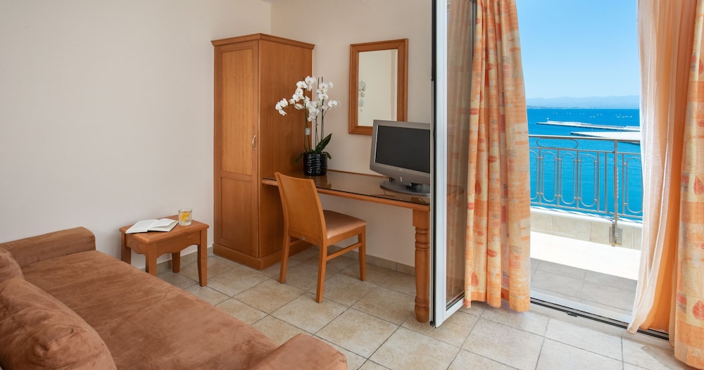 PANTHEON HOTEL 26/50