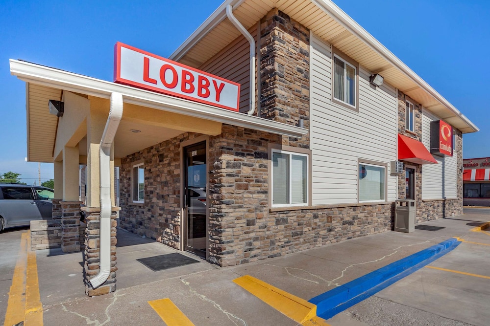 Econo Lodge Hays I-70 4/54