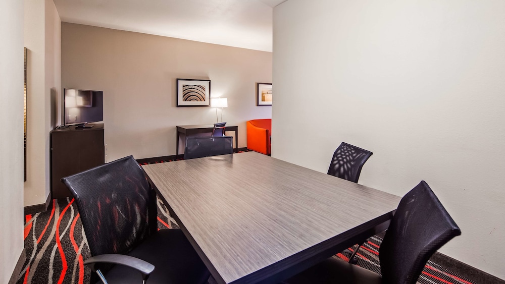 Best Western Plus Tech Medical Center Inn 33/44