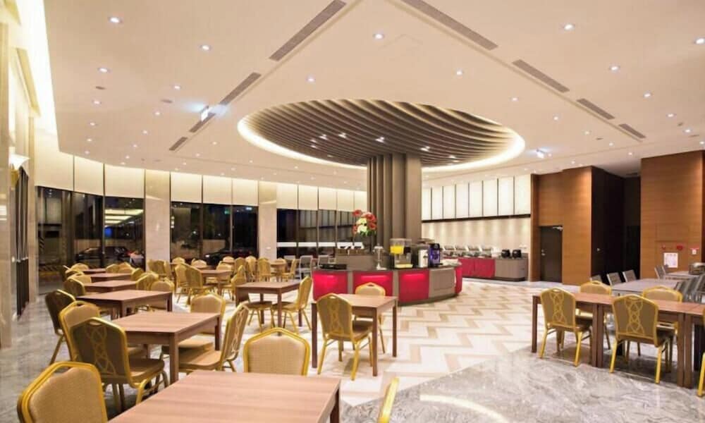 Kai Shen Starlight Hotel 45/62