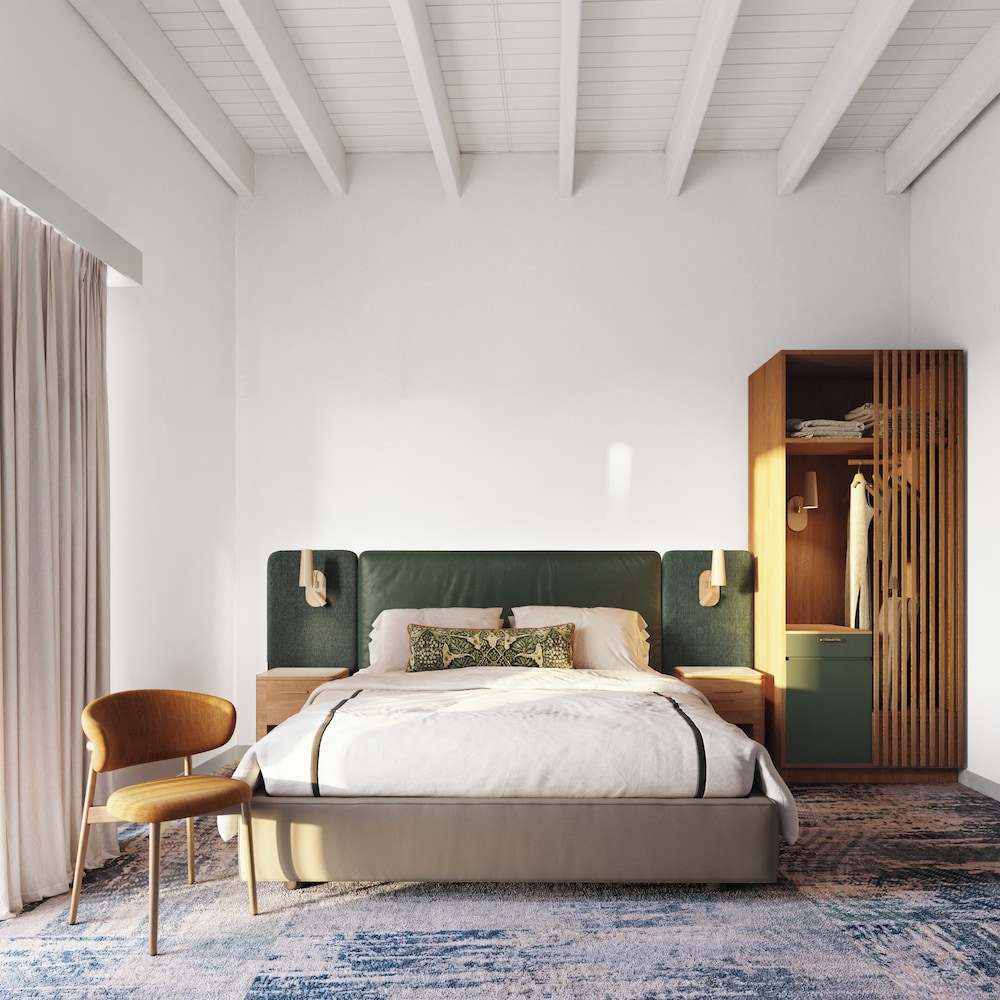 Heritage Queen Room