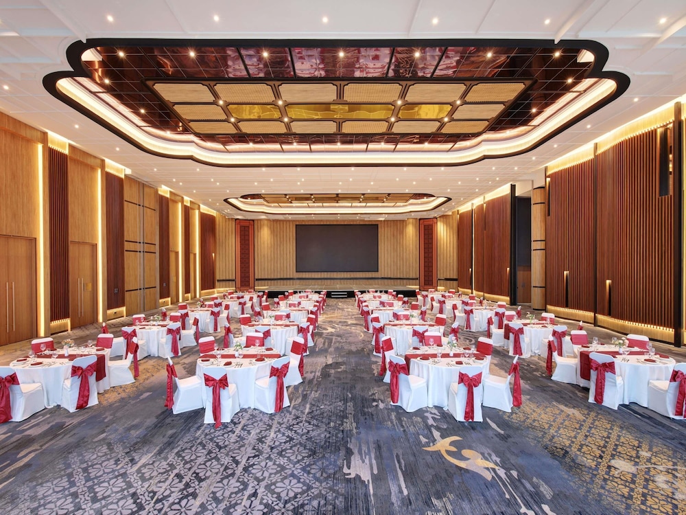 Grand Mercure Batam Centre 48/57