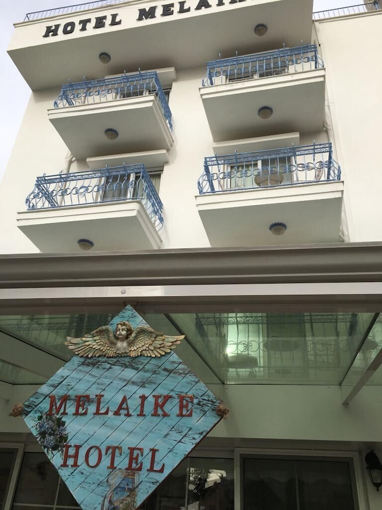Melaike Otel 2/72