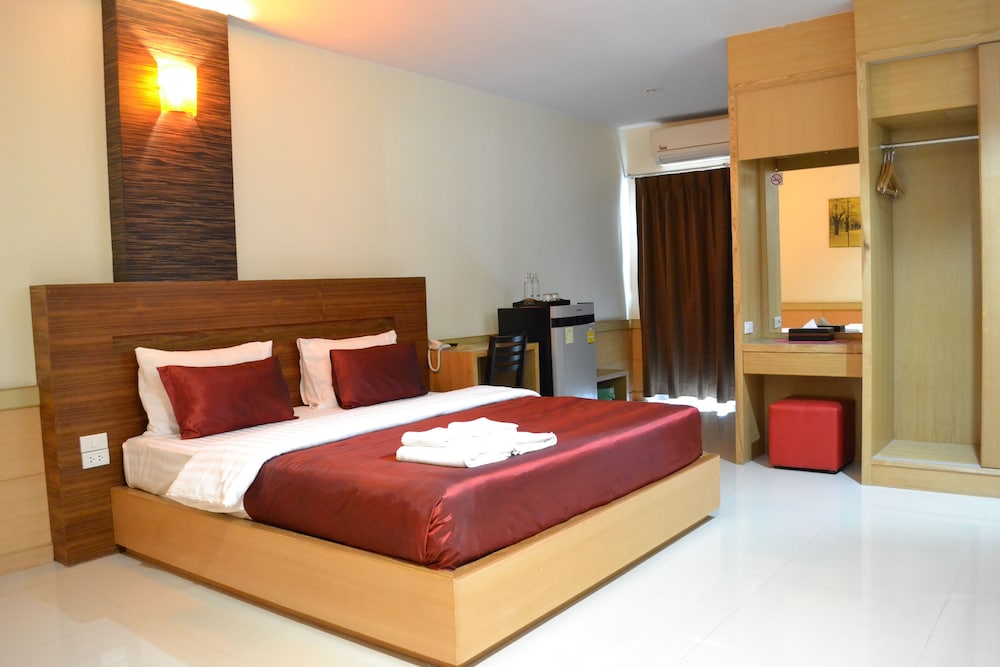 Amnauysuk Hotel 16/47