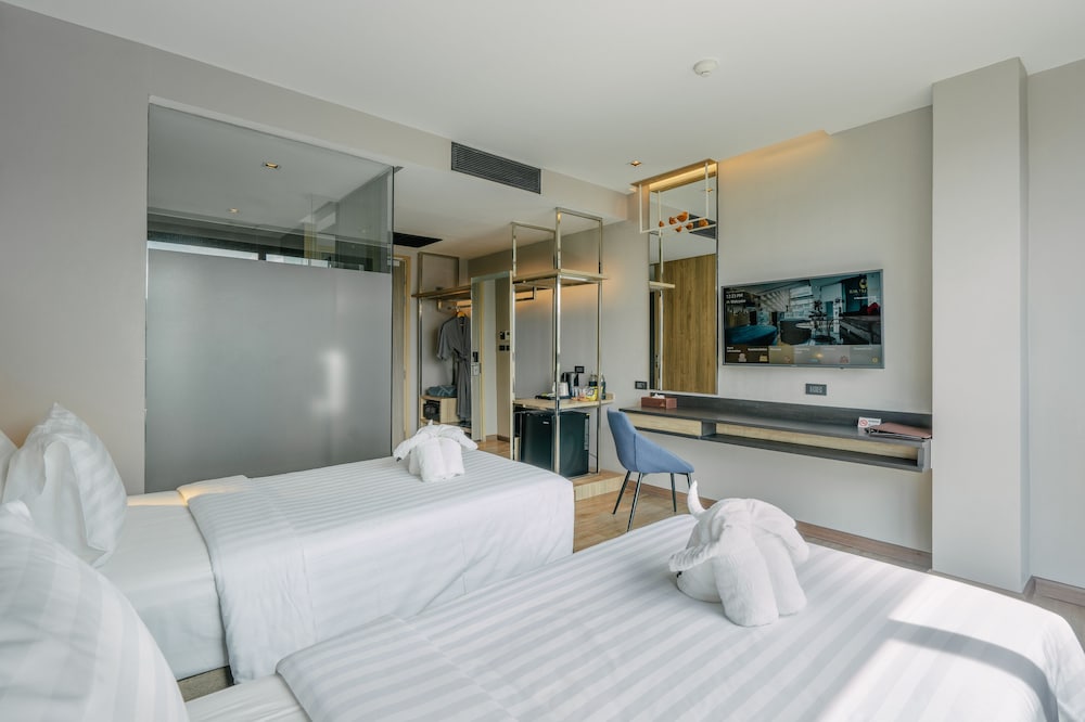 Rak Elegant Hotel Patong 26/69