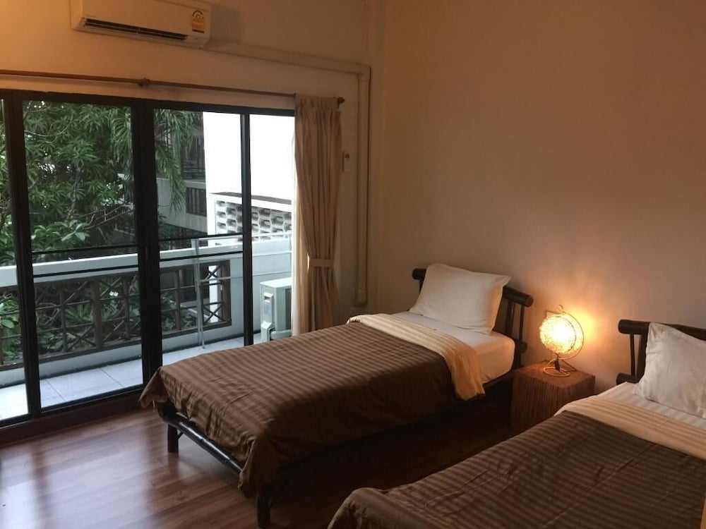 Lamphu House Bangkok 9/50