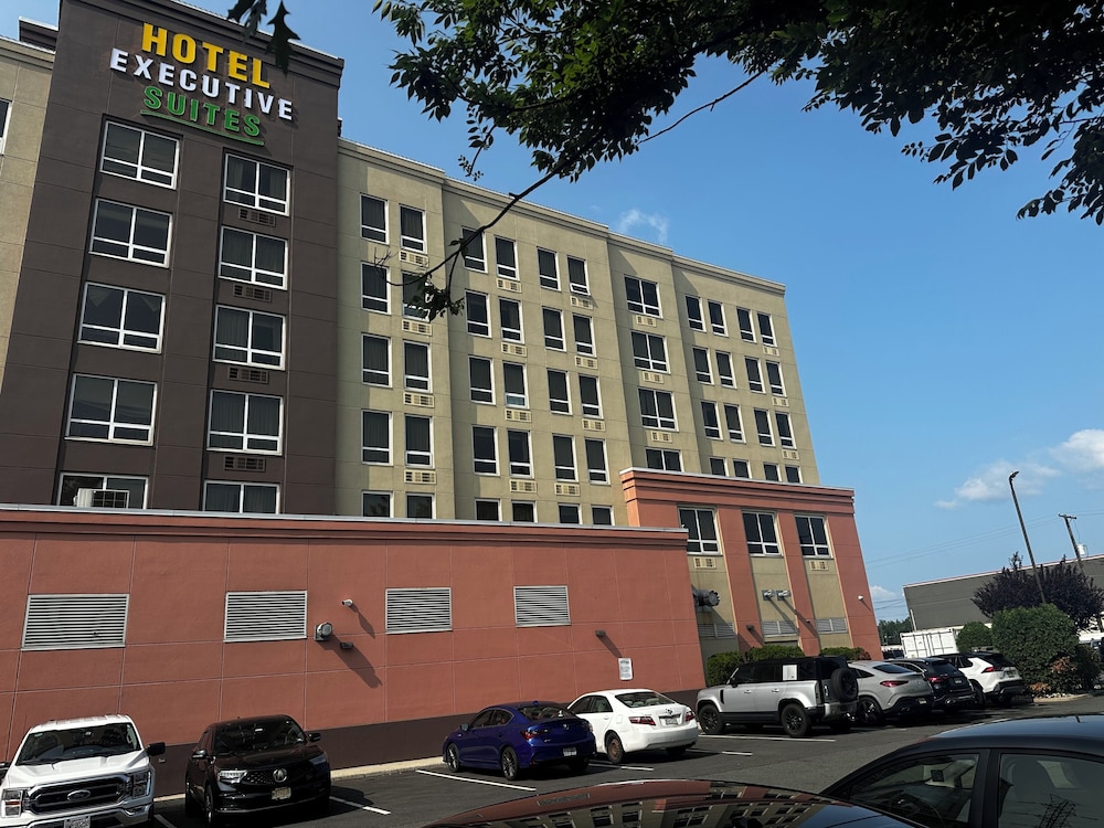 Hotel Executive Suites 2/57