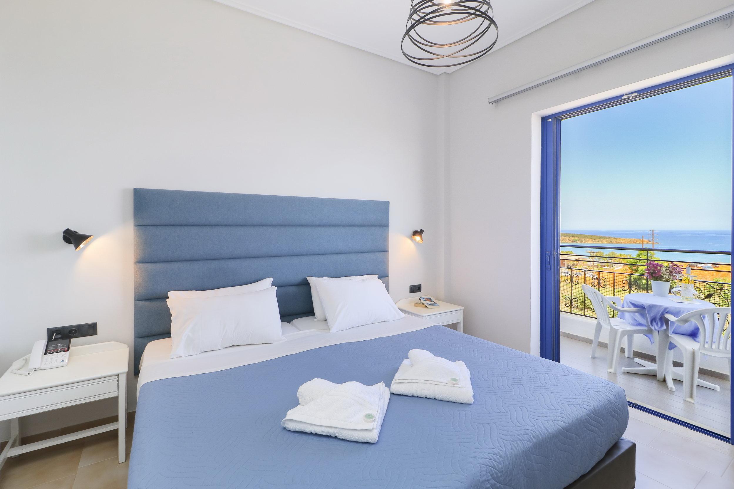 Standard, Twin Beds, Side Sea View