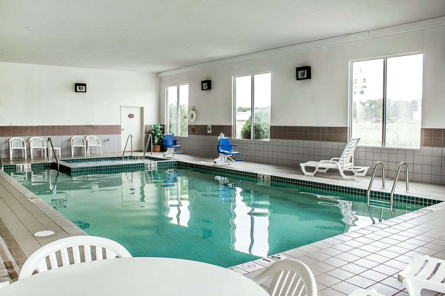 Rodeway Inn Abbotsford 17/22