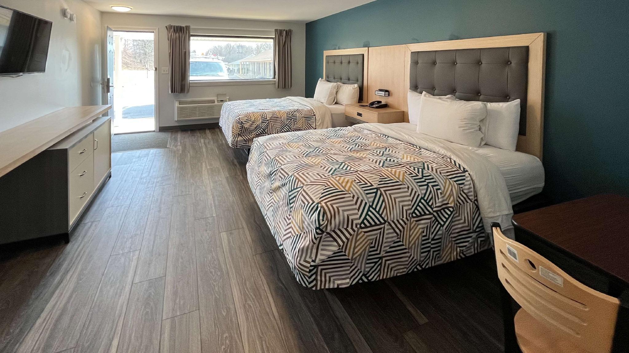 2 Full Beds - Non-Smoking