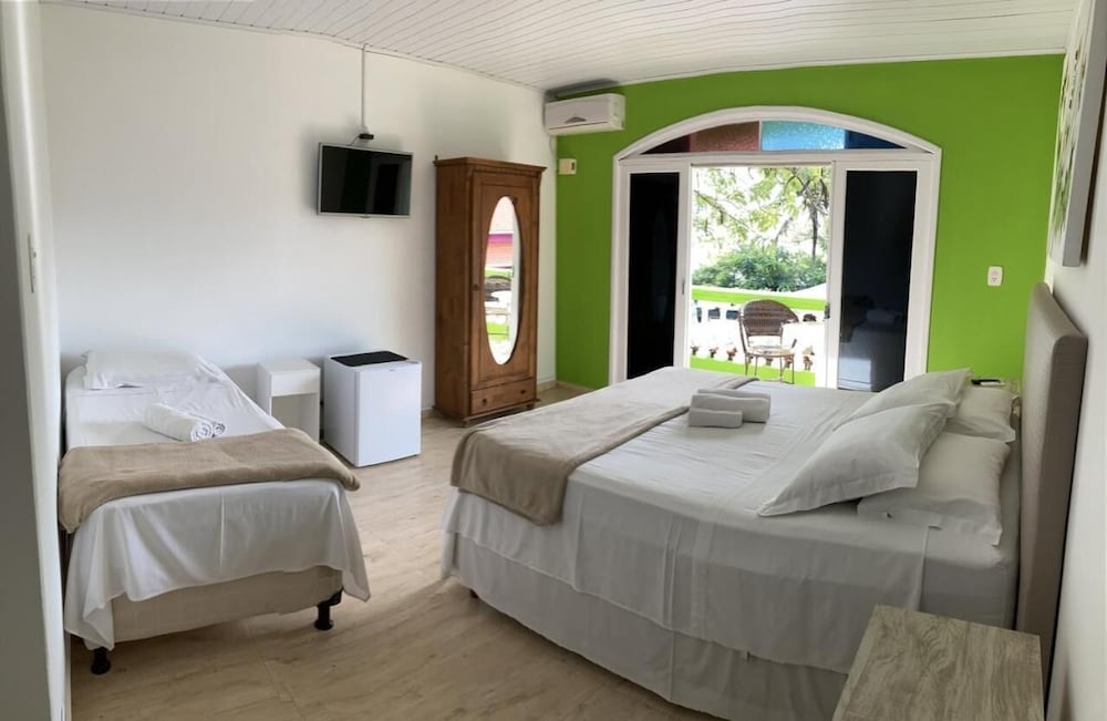 Hotel Balneario Itapocoroi 32/63