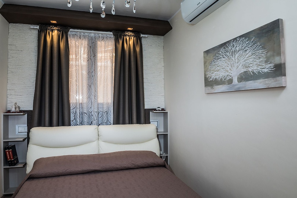 Ariston Suite 23/69