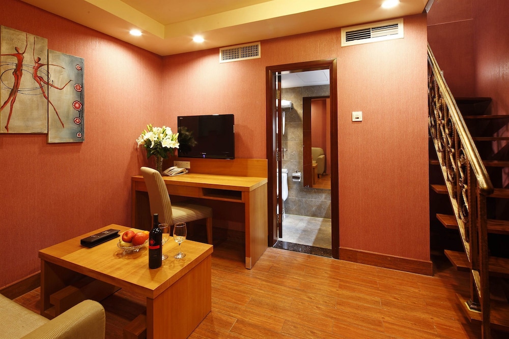 Royal Garden Hotel 31/39