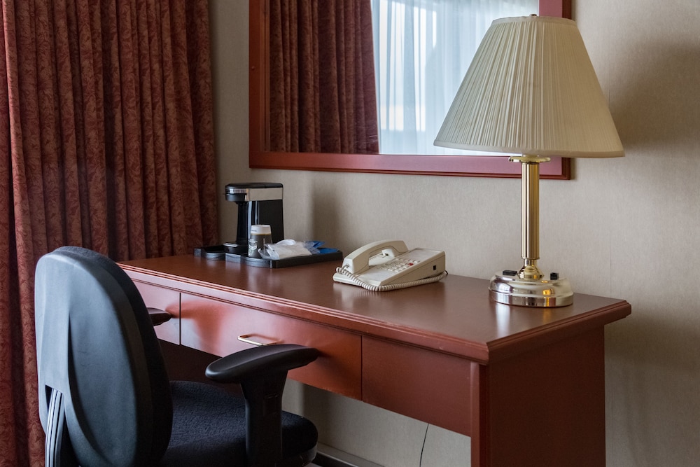 Anchor Inn And Suites 30/34