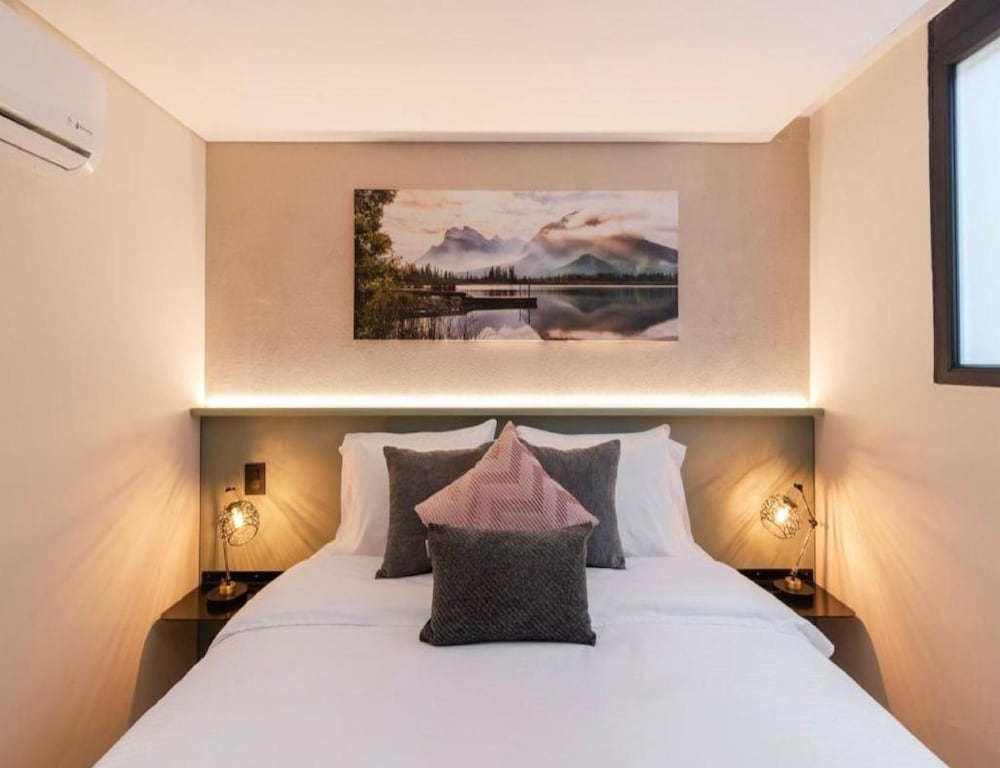 Obo Hotel 18/40