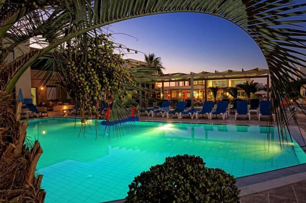 Meropi Hotel and Apartments 69/69