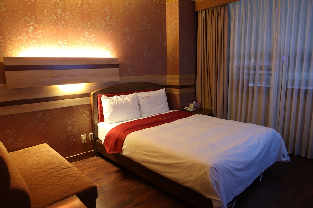 King Hotel 11/42